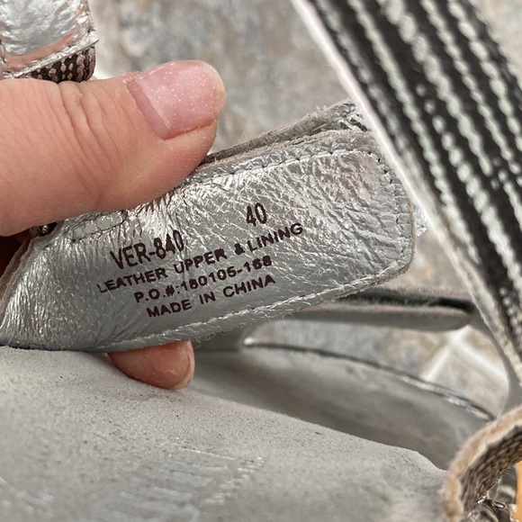 Like New! Alegria Vienna Grey Silver Cream Velcro Sandals 10/40 - Picture 9 of 11